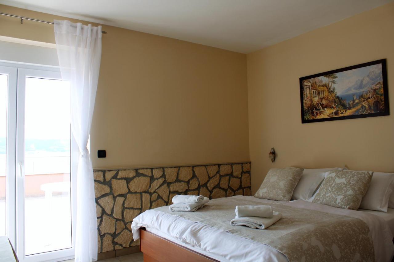 Dalmacija Bed & Breakfast Omis Exterior photo