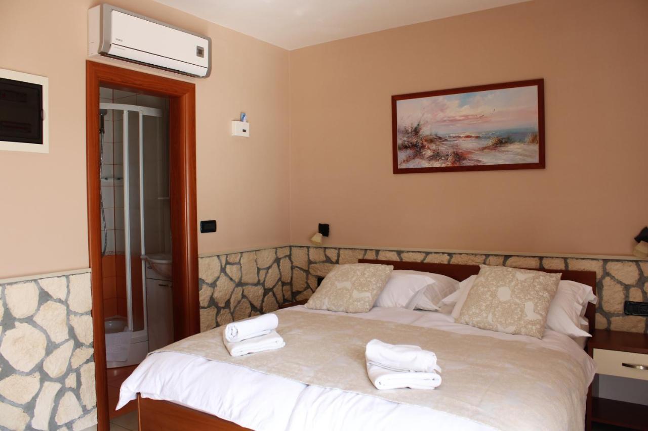 Dalmacija Bed & Breakfast Omis Exterior photo