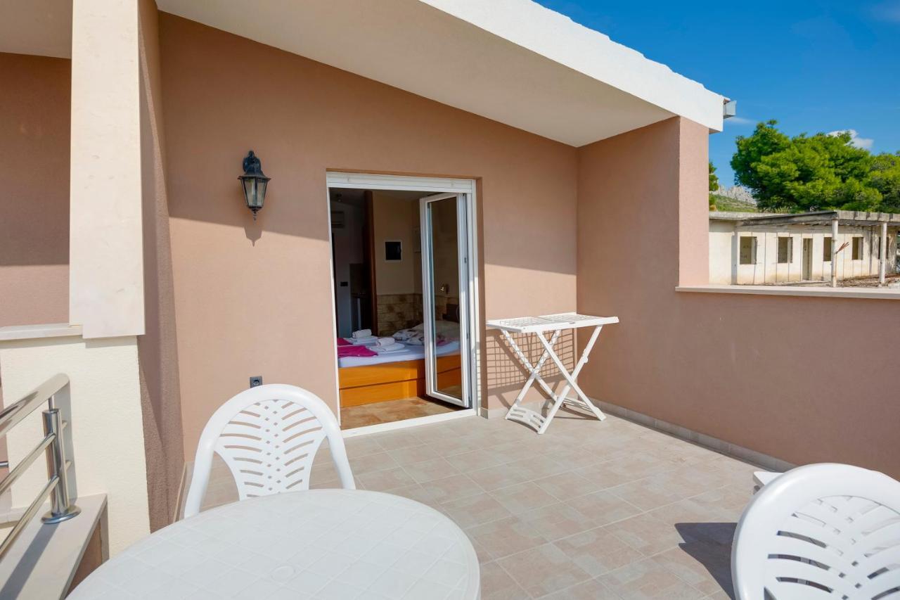 Dalmacija Bed & Breakfast Omis Exterior photo
